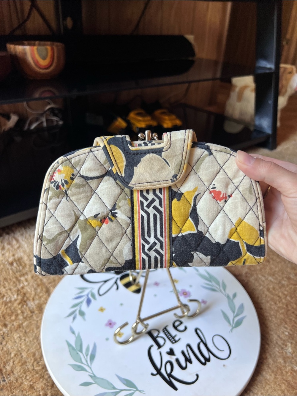 Quilted Vera Bradley "Kiss n' Snap" organizer wallet in the retired Dogwood. - Picture 6 of 17